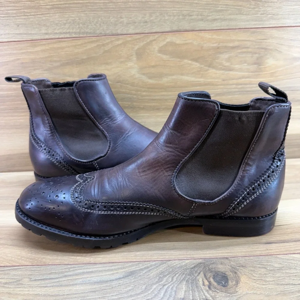CANALI Wingtip Medallion Chelsea Boots Mens 8.5 EU 41.5 FLAWED Brown Leather Lug